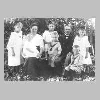 091-0018 Otto und Luise Samland mit ihren Kindern, Christel, Selma, Lisbeth, Wilhelm, Reinhold und Lydia.jpg